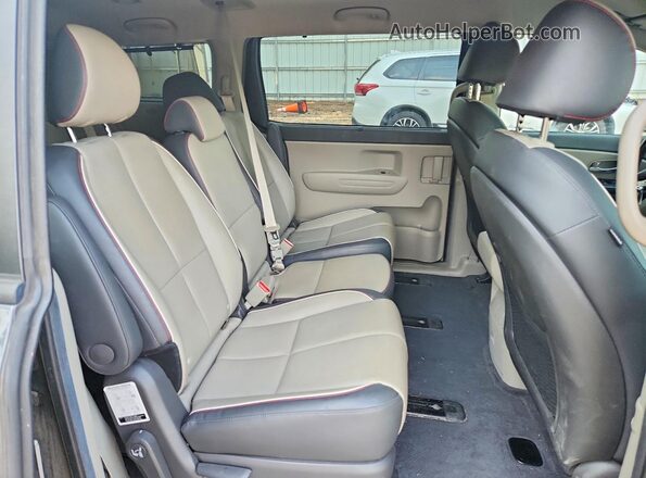 KNDMB5C1XH6332081 2017 KIA SEDONA Gray Սալոնի հետևի տեսք