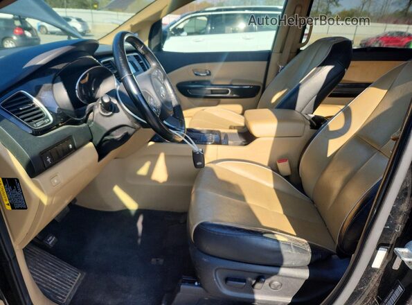 KNDMC5C13G6139475 2016 KIA SEDONA Черный Вид салона спереди