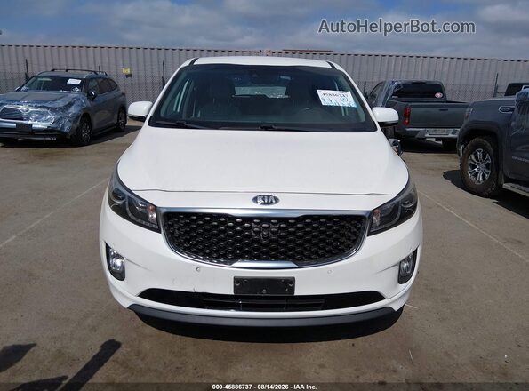 KNDMC5C13J6372280 2018 KIA SEDONA Белый Вид задней части салона