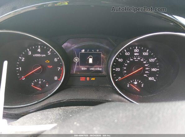 KNDMC5C15G6137520 2016 KIA SEDONA Brown Vista de los asientos traseros