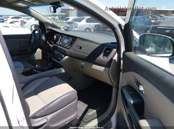 KNDMC5C15G6168458 2016 KIA SEDONA White Front interior view