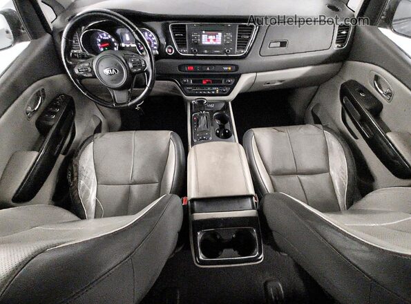 KNDMC5C18G6207432 2016 KIA SEDONA Charcoal Widok deski rozdzielczej