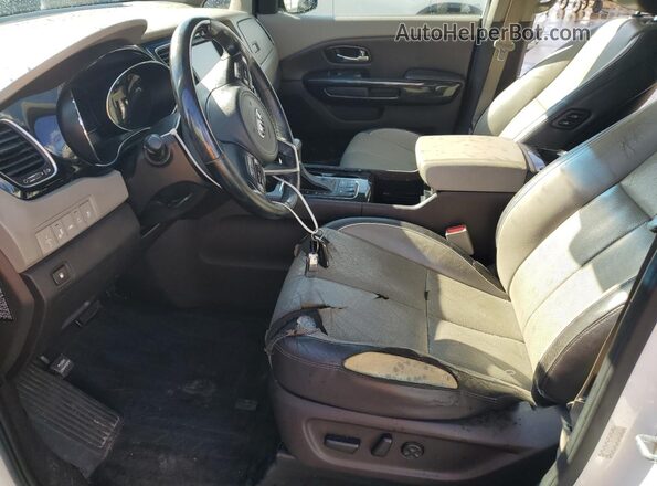 KNDME5C13H6282633 2017 KIA SEDONA White Widok wnętrza z przodu