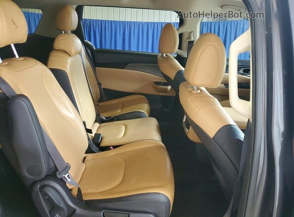 KNDNB4H32P6227719 2023 KIA CARNIVAL Gray უკანა სალონის ხედი