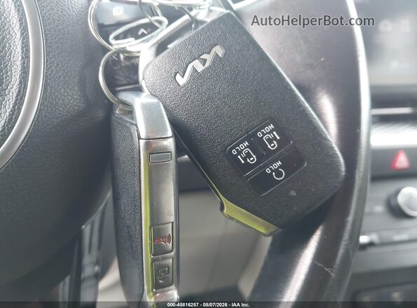 KNDNB4H35N6091633 2022 KIA CARNIVAL MPV Черный Вид панели приборов