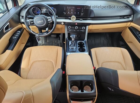 KNDNB4H35N6132505 2022 KIA CARNIVAL Бордовый Вид панели приборов