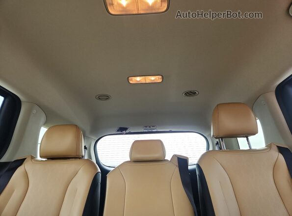 KNDNB4H35N6132505 2022 KIA CARNIVAL Бордовый Вид задних сидений