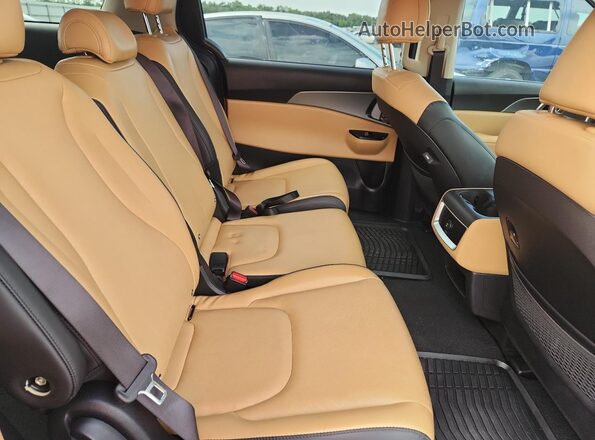 KNDNB4H35N6132505 2022 KIA CARNIVAL Бордовый Вид задней части салона