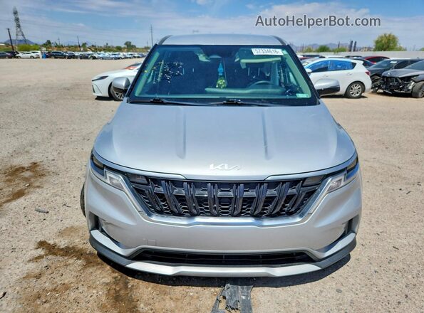 KNDNB4H37N6067656 2022 KIA CARNIVAL Silver Widok z przodu