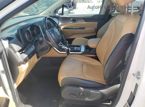 KNDNB4H38P6207734 2023 KIA CARNIVAL White Вид салону спереду