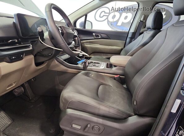 KNDNB5K31V6656751 2027 KIA CARNIVAL Синий Вид салона спереди