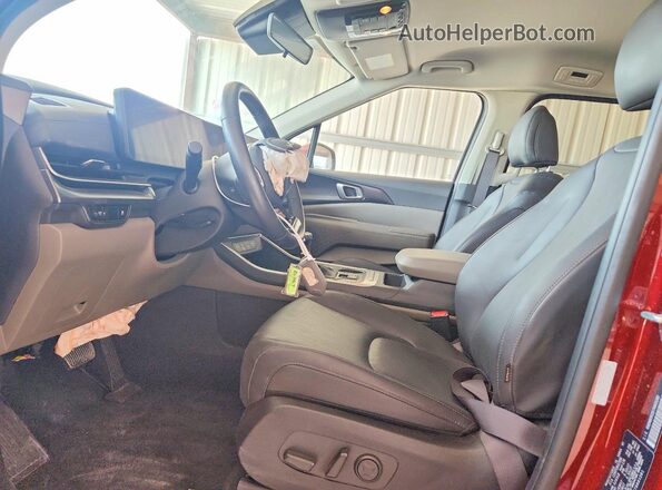 KNDNB5K35T6601281 2026 KIA CARNIVAL Burgundy წინა სალონის ხედი