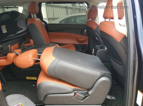 KNDNC5KA2T6095775 2026 KIA CARNIVAL Синий Вид задней части салона