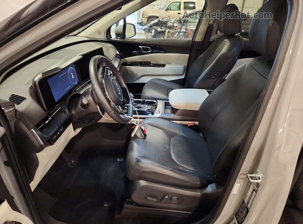 KNDNE5H34R6384099 2024 KIA CARNIVAL Gray წინა სალონის ხედი