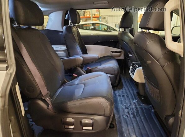 KNDNE5H34R6384099 2024 KIA CARNIVAL Gray უკანა სალონის ხედი