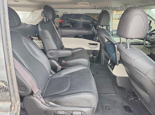 KNDNE5H37R6368446 2024 KIA CARNIVAL Угольный Вид задней части салона