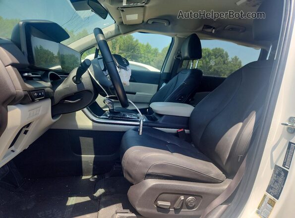 KNDNE5H38R6337755 2024 KIA CARNIVAL White Вид салону спереду
