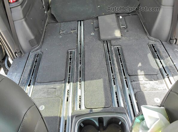KNDNE5K30T6569752 2026 KIA CARNIVAL Black Rear seats view