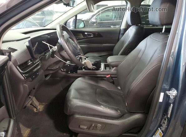 KNDNE5K30T6582677 2026 KIA CARNIVAL Синий Вид салона спереди