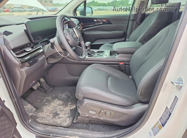 KNDNE5K32T6594829 2026 KIA CARNIVAL Белый Вид салона спереди