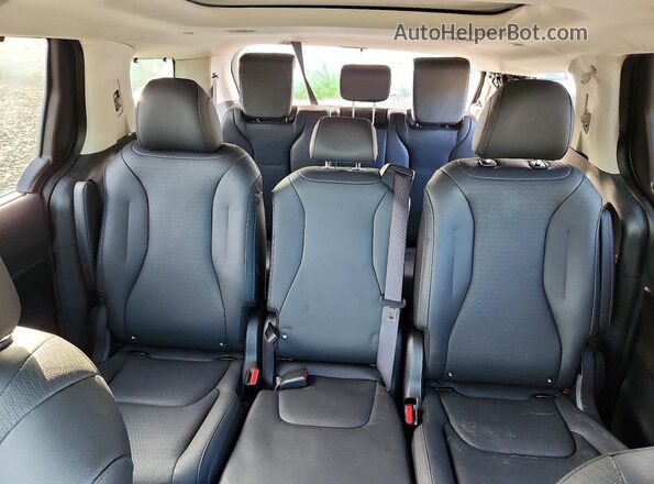 KNDNE5K37T6570980 2026 KIA CARNIVAL Black Vista de los asientos traseros