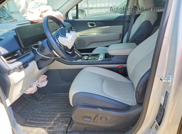 KNDNE5KA2S6078838 2025 KIA CARNIVAL Silver Vista interior delantera