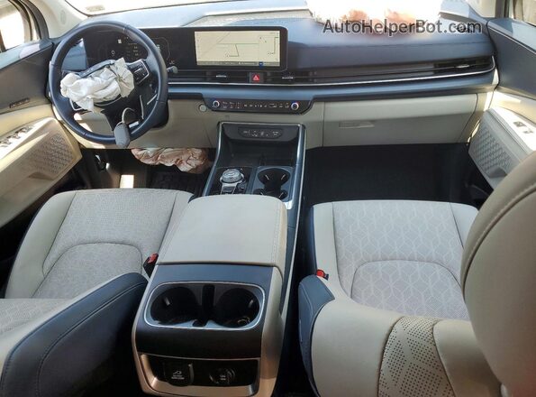 KNDNE5KA2S6078838 2025 KIA CARNIVAL Silver Vista del salpicadero