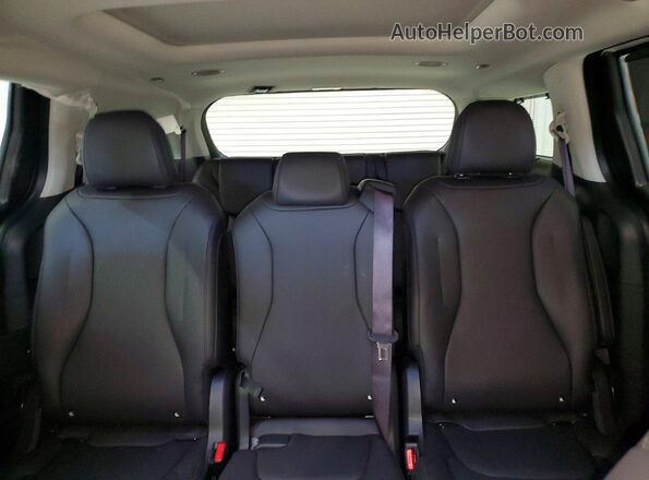 KNDNE5KA8T6117840 2026 KIA CARNIVAL White უკანა სავარძლების ხედი