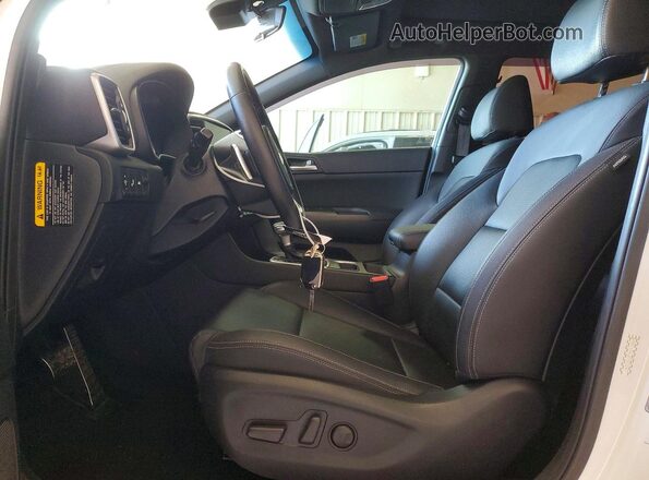 KNDP63AC2N7003147 2022 KIA SPORTAGE Белый Вид салона спереди