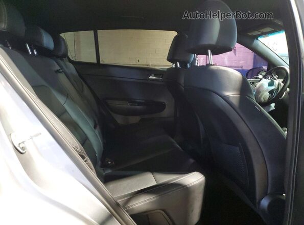 KNDP63AC8N7021961 2022 KIA SPORTAGE Silver Widok wnętrza z tyłu