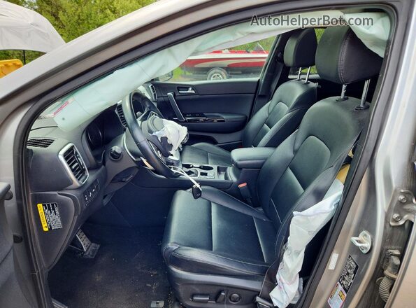 KNDP6CAC1L7649647 2020 KIA SPORTAGE Gray Front interior view