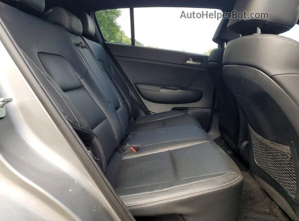 KNDP6CAC2L7779615 2020 KIA SPORTAGE Silver უკანა სალონის ხედი