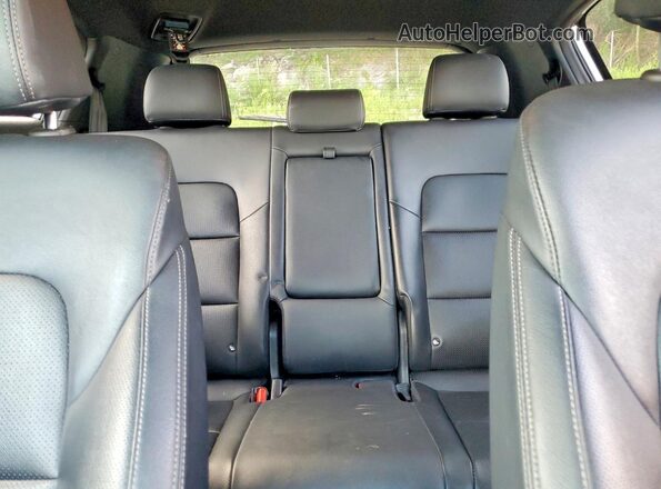 KNDP6CAC2L7779615 2020 KIA SPORTAGE Silver უკანა სავარძლების ხედი
