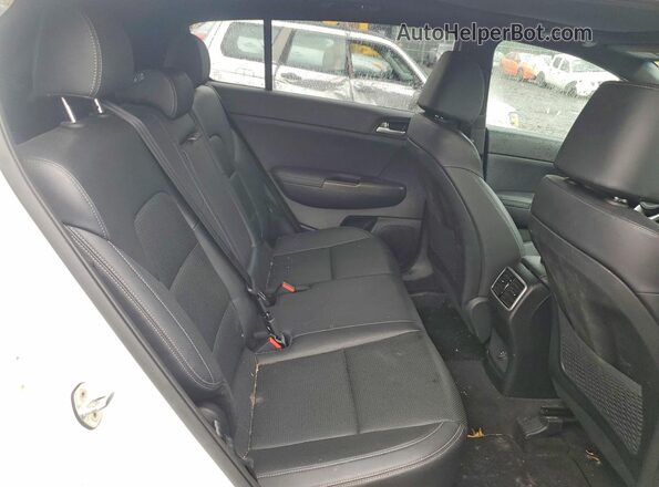 KNDP6CAC3N7951539 2022 KIA SPORTAGE Белый Вид задней части салона