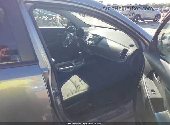 KNDPB3AC5G7837752 2016 KIA SPORTAGE Gray Вид салону спереду