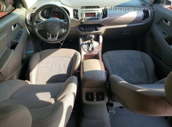 KNDPB3AC5G7845124 2016 KIA SPORTAGE Белый Вид панели приборов