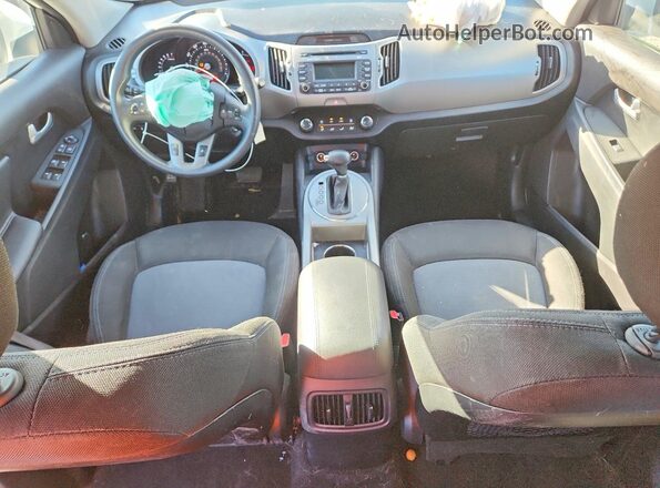KNDPB3AC8G7809069 2016 KIA SPORTAGE Белый Вид панели приборов