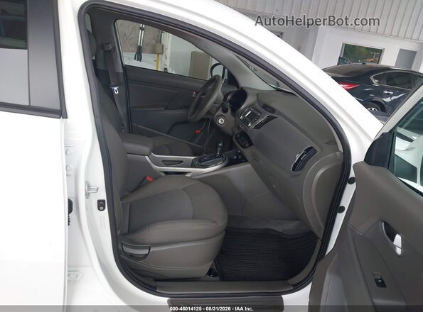 KNDPB3AC9G7810179 2016 KIA SPORTAGE White წინა სალონის ხედი