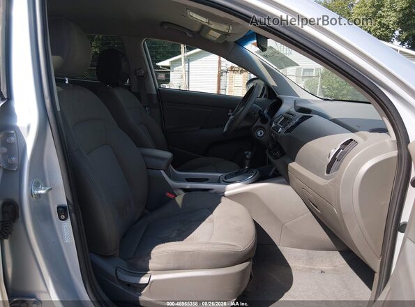 KNDPB3ACXG7844616 2016 KIA SPORTAGE Silver Vista interior delantera