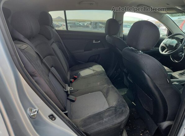 KNDPBCAC0G7801306 2016 KIA SPORTAGE Silver Вид задньої частини салону
