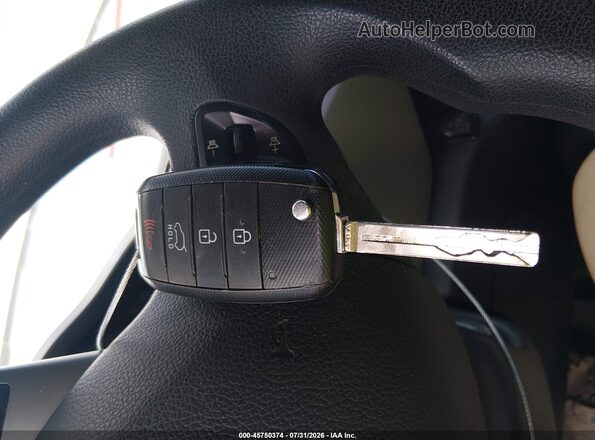 KNDPBCAC0G7873557 2016 KIA SPORTAGE White Dashboard view