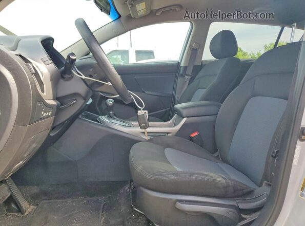KNDPBCAC1G7810726 2016 KIA SPORTAGE Silver Front interior view