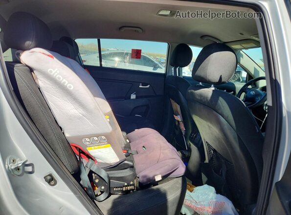 KNDPBCAC1G7865788 2016 KIA SPORTAGE Silver Widok tylnych siedzeń