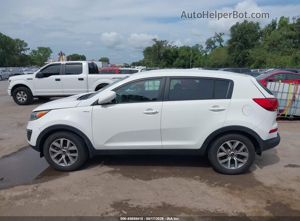 KNDPBCAC3G7852279 2016 KIA SPORTAGE White 360 interior view