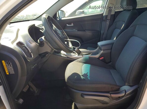 KNDPBCAC9G7824714 2016 KIA SPORTAGE White Vista interior delantera