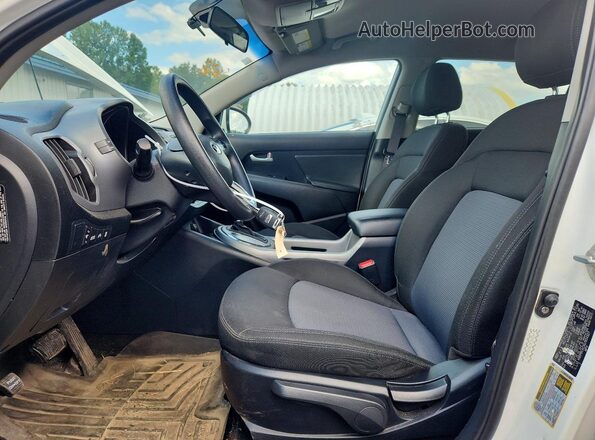 KNDPBCAC9G7854327 2016 KIA SPORTAGE White Widok wnętrza z przodu