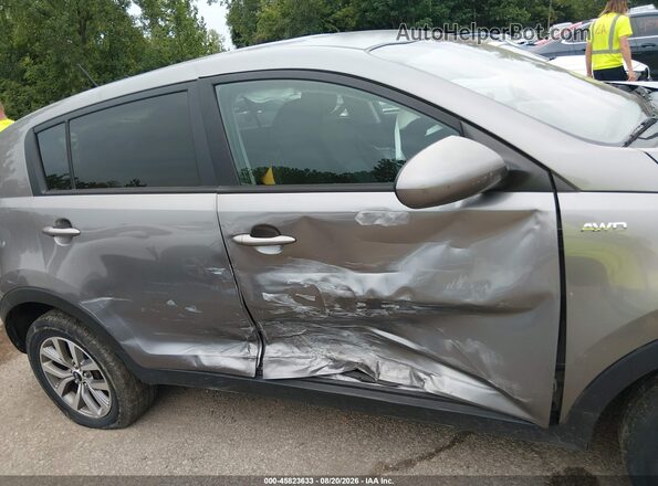 KNDPBCACXG7838606 2016 KIA SPORTAGE Gray Vista interior trasera