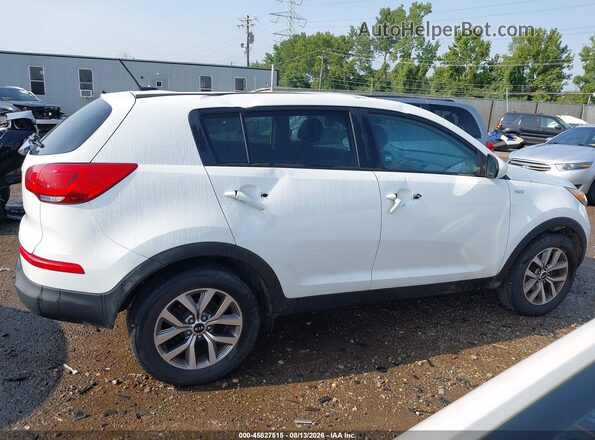 KNDPBCACXG7880404 2016 KIA SPORTAGE White Vista interior trasera