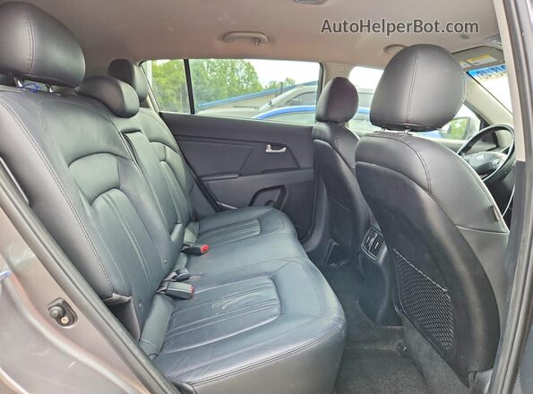 KNDPCCAC8G7803205 2016 KIA SPORTAGE Gray Rear interior view