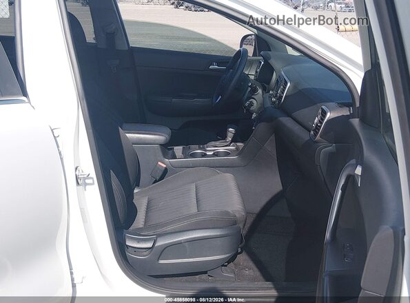 KNDPM3AC0H7106125 2017 KIA SPORTAGE White Вид салону спереду